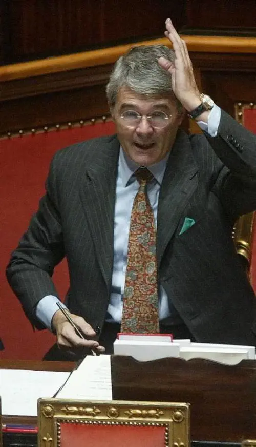 Sul ministero delle Finanze  piovono regali in denaro anche se l’evasore è teorico