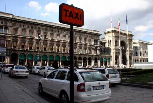 Monti incontra i tassisti Proteste e petardi a Roma Domani un nuovo vertice