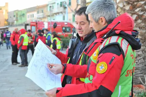 Tutto il mondo ci accusa: "Soccorsi in pieno caos e balletti di cifre"