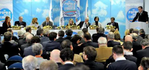 Il Pdl accelera, congresso il 12 febbraio