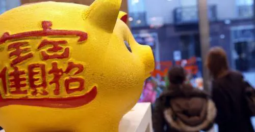 Tra espedienti e capitali in nero