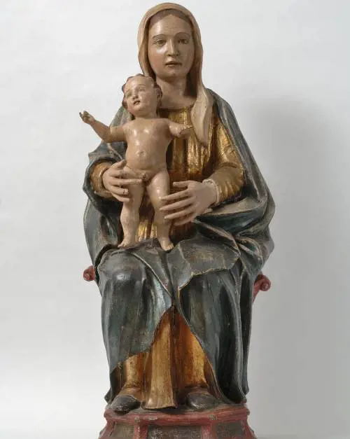 A bocca aperta per la mostra delle statue sacre