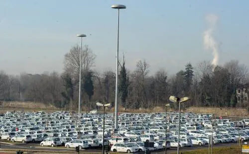 Liberalizzazioni, i tassisti non ce la fanno più  Quello di Monti è un decreto "spacca Italia"