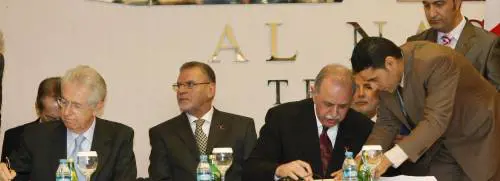 Il governo «clona» laccordo libico del Cav