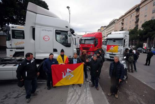 "Forconi", agitazione sospesa La lotta continua a Roma