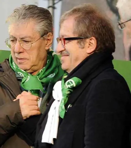 Fischi al Senatùr, ma il capo resta lui