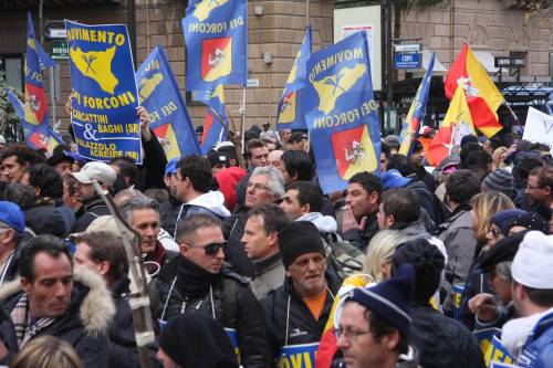 "Forconi" di nuovo in piazza In diecimila a Palermo:  "Noi pronti anche a morire"