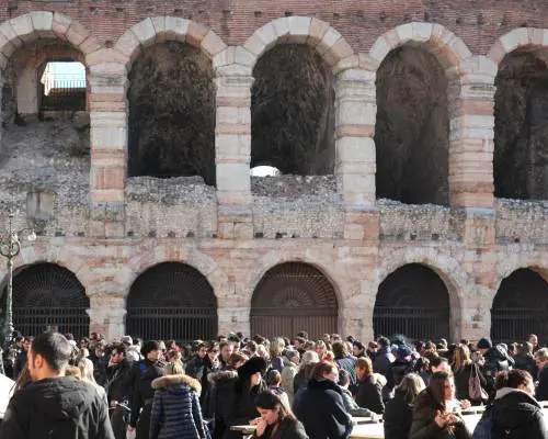 La terra trema in tutto il Nord Gente in strada, scuole evacuate