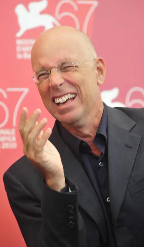 Commedia all’italiana I soldi dello Stato  finiscono ai soliti noti