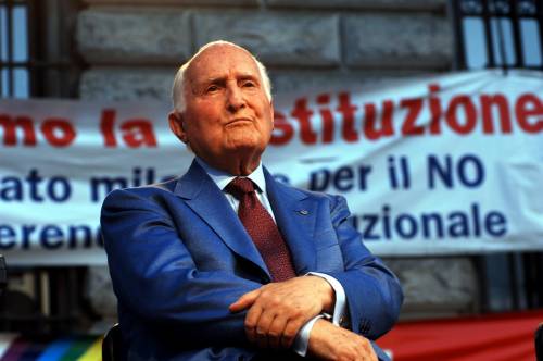 Addio a Scalfaro, il cordoglio della politica Napolitano: "Esempio di integrità morale"