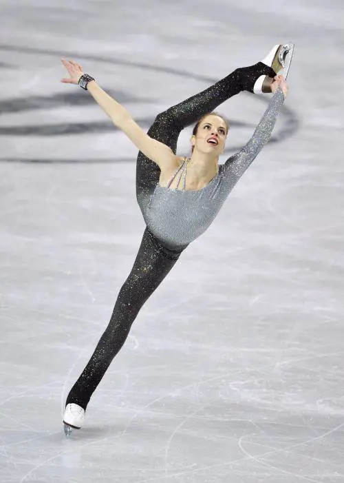 Oro sul ghiaccio Fata Carolina fa l'incantesimo