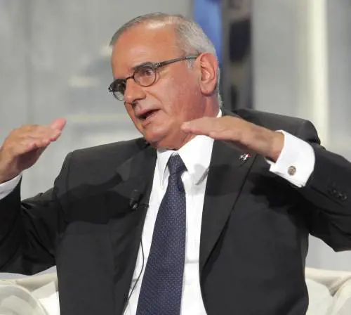 Via alla guerra fiscale  Un nuovo redditometro  per stanare gli evasori