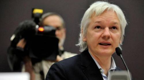 Julian Assange in tribunale Si decide sull'estradizione