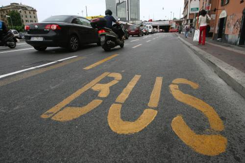 Motorino, dal patentino alle sanzioni: così cambiano le norme