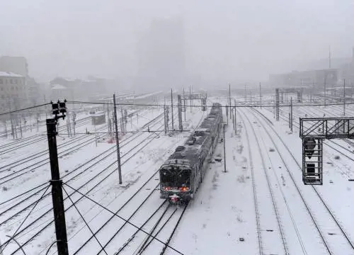 Odissea nell'Italia polare In seicento abbandonati  su un Intercity al gelo