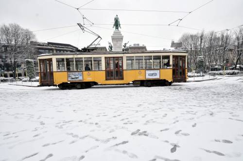 E' normale che la neve mandi in tilt un Paese? Milano, muore clochard