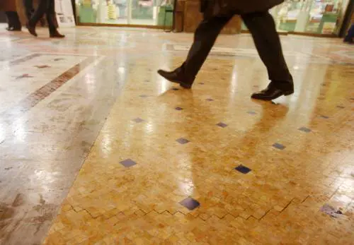 Crepe in galleria Vittorio Emanuele. Il gelo cancella 200 giorni di lavoro