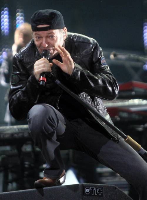 Auguri Vasco Rossi Il web festeggia i 60 anni del rocker