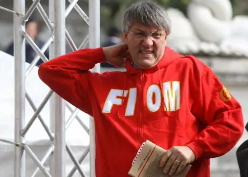 Gli ex Fiom di Pomigliano: «Noi assunti, bluff di Landini»
