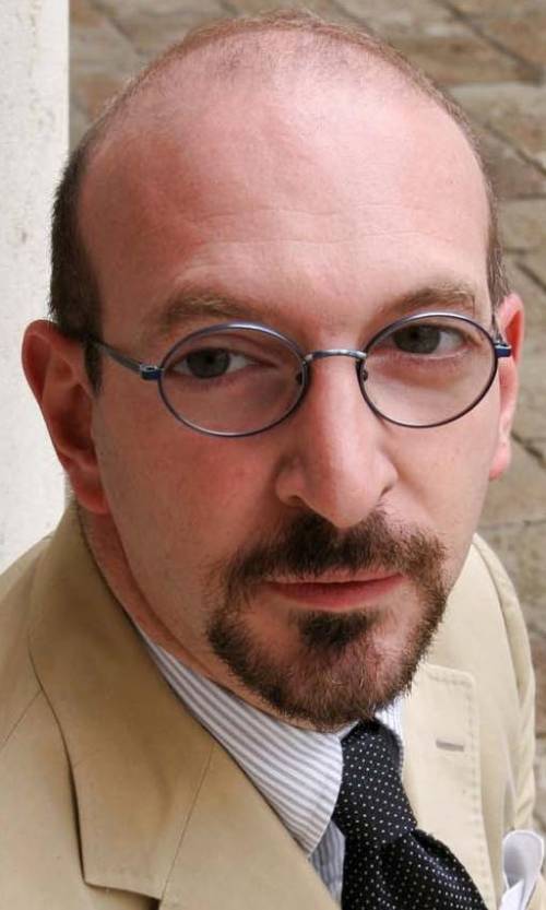 Lo scrittore ha (s)parlato di letteratura e di salotti invidiosi