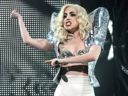 Lady Gaga si confessa: "Al liceo ero bulimica"