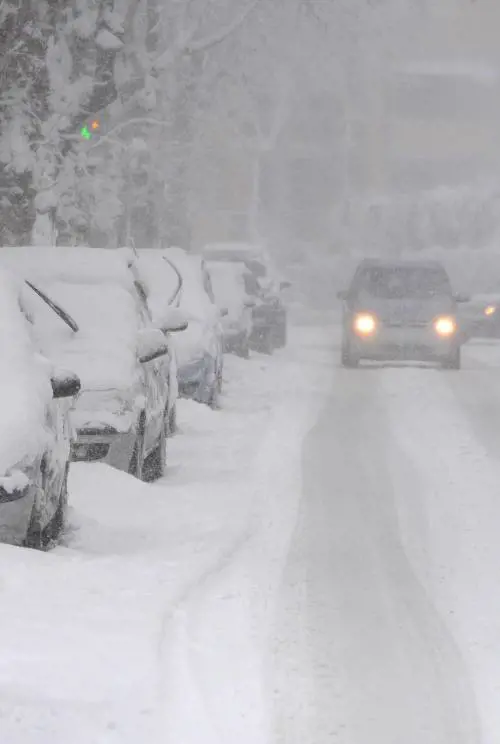 Maltempo, allerta al Centro La neve blocca le ambulanze  Nell’attesa muoiono 2 donne