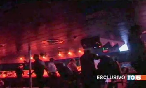 Concordia, nuovo video Tg5 Mentre la nave va a fondo l'equipaggio ride e scherza