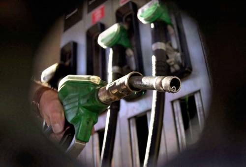 Rincarano i carburanti Diesel da record: 1,745 Un litro di verde a 1,8 