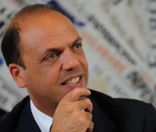 Pdl, caso delle tessere false Alfano: "Nessuna irregolarità I congressi andranno avanti"