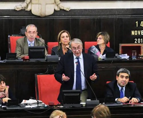 Il Pdl: «I soldi dei derivati? Togliamo lIrpef»