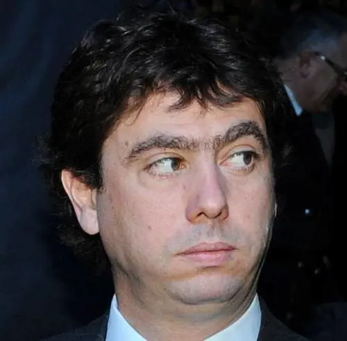 «Inopportuno»: scintille Agnelli-Abete