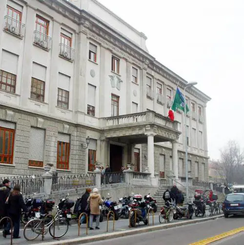 Una processione di adolescenti in cerca di un «rimedio»