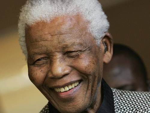 Sudafrica, Mandela ha un'infezione polmonare: risponde bene alle cure