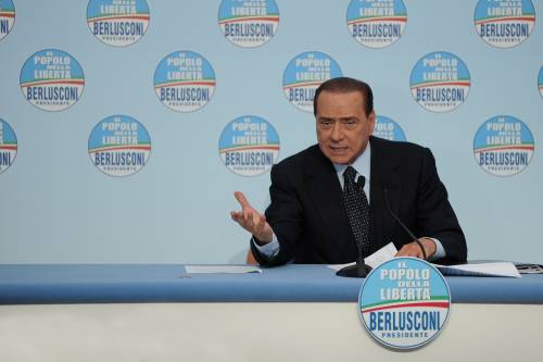 Il Cav vuole il rinnovamento: "Chi è in politica da 30 anni ora faccia un passo indietro"