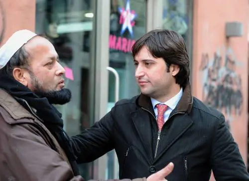 La sinistra dei falsi  buonisti schizzinosi  con gli immigrati