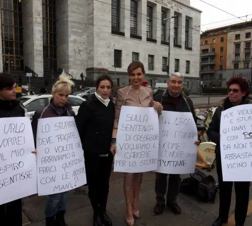 «Diciamo no alla violenza sulle donne»