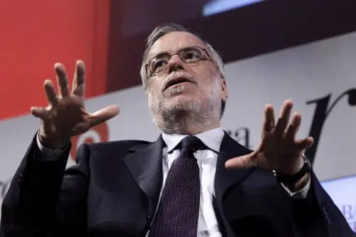 Il disprezzo di Riccardi  per il Pdl che "fa schifo" Poi si scusa e si salva