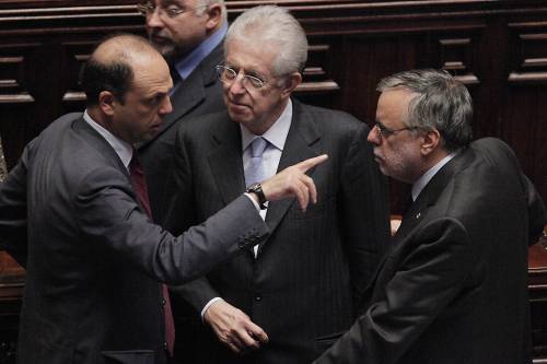 Caos sul ministro Riccardi, dal Pdl mozione di sfiducia: "Ha insultato la politica"
