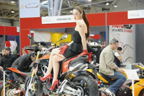 Motodays, alza il sipario: il salone delle due ruote tra prove e spettacolo