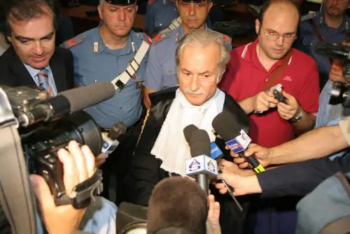 Quel processo condizionato da anomalie e contraddizioni