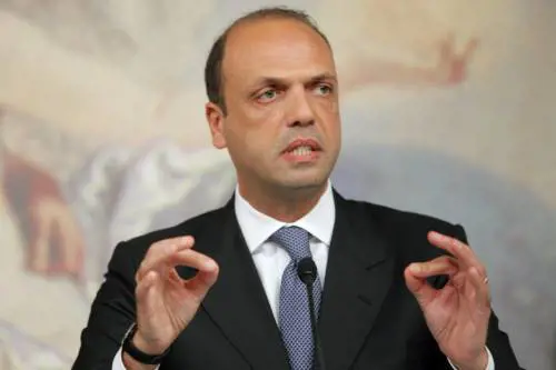 Alfano: "Dalla magistratura commenti violenti su Dell'Utri"