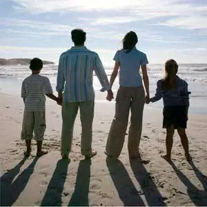 Censis, famiglia al top tra i valori degli italiani Il consumismo è in calo