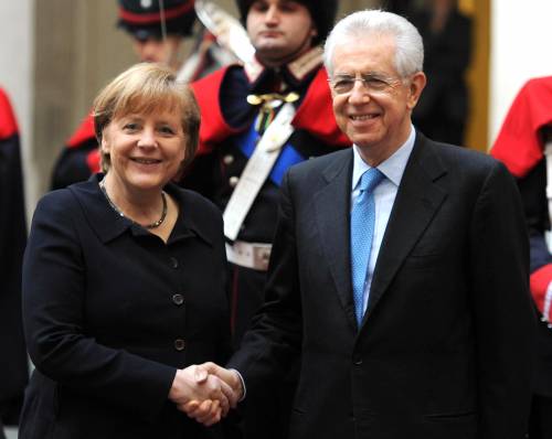 Monti: "Non ci rilassiamo, ora la crescita" E la Merkel: "Ammiro il coraggio dell'Italia"