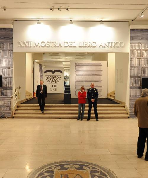 Tra gli scaffali delle meraviglie anche gli appunti di D’Annunzio