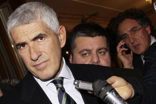 Democrazia sospesa Casini: avanti con l'asse tra Pd, Pdl e Terzo polo