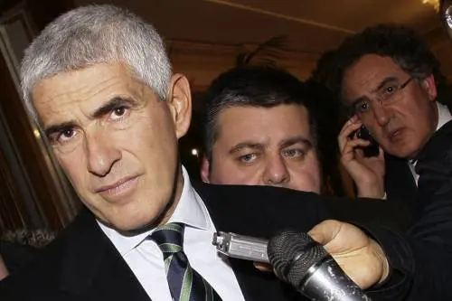 Democrazia sospesa Casini: avanti con l'asse tra Pd, Pdl e Terzo polo