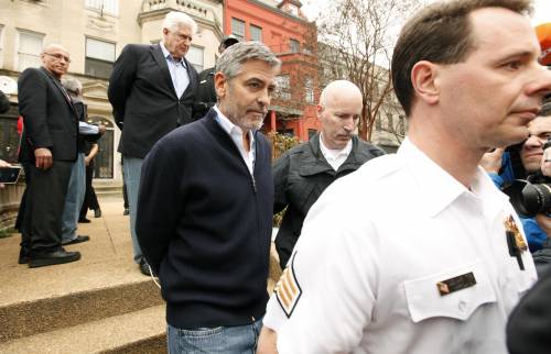 Washington, Clooney  arrestato per tre ore: protestava per il Sudan