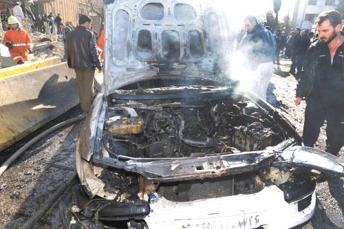 Due autobomba a Damasco Diversi civili e agenti morti