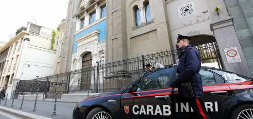 Liceale e integrata, sceglie la guerra santa