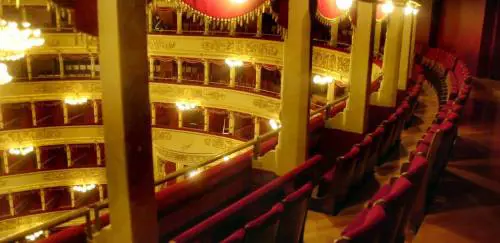 La storia dellarchitetto-costumista che vestì le prime donne